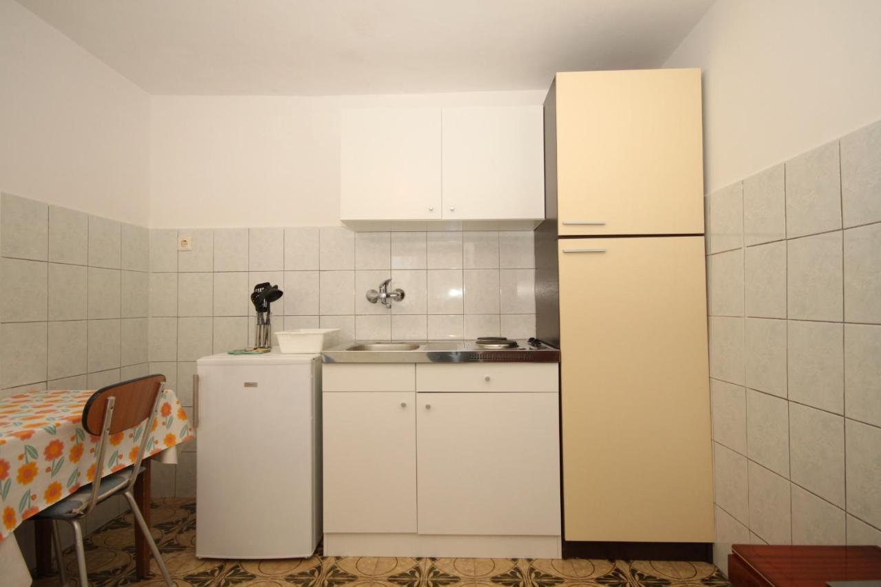 Studio Brsec 2359A Buitenkant foto